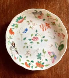 稀少　中国清代　骨董　色絵　輪花皿　中国古玩　アンティーク　唐物粉彩 稀少 中国清代 骨董 色絵 輪花皿 中国古玩 アンティーク 唐物粉彩