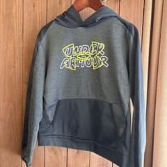 UNDER ARMOUR パーカー YXLサイズ150のサムネイル