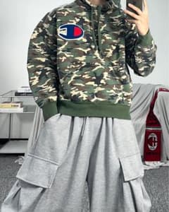Champion 迷彩柄パーカーのサムネイル
