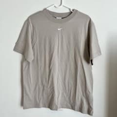 美品❣️NIKE  Tシャツのサムネイル