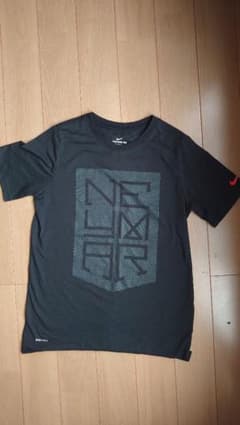 NIKE ネイマールTシャツ　ジュニア150サイズくらいのサムネイル