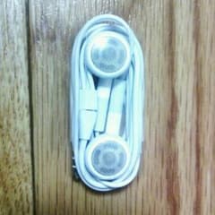 iPhone イヤホンのサムネイル