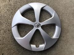 プリウス 純正 15インチホイールキャップ 1枚  ZVW30のサムネイル