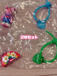 wiggle wiggle カラフルマルチチャーム 2種セットのサムネイル