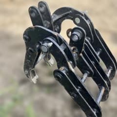 ユンボ　ツカミ　ハサミ　フォーク ミニショベル用 バックホー ユンボ ツカミ ハサミ フォーク ミニショベル用 バックホー - メルカリ