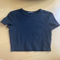 ZARA クロップド丈Tシャツのサムネイル