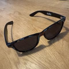 neff サングラス 収納袋付きのサムネイル