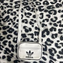 adidas ショルダーバッグ ホワイト×ブラックのサムネイル