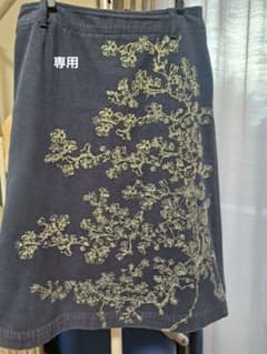 oilily 花柄刺繍ネイビースカートのサムネイル