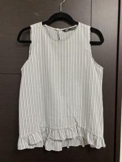 ZARA フリルブラウス Sサイズのサムネイル
