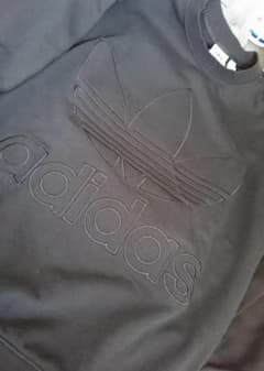 adidas 新品 トレーナー 黒のサムネイル