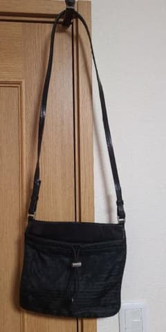 希少・美品】PRADA プラダ レザー×ナイロン 切替 サコッシュ 黒 - メルカリ
