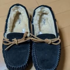 UGG ブラック モカシン US 7 - メルカリ