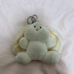 うさぎキャラクター キーホルダー クリーム色のサムネイル