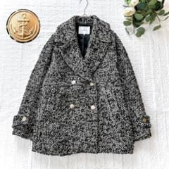 美品✨ CADUNE 22AW ピーコート 金ボタン オーバーサイズ ゆったり 美品✨ CADUNE 22AW ピーコート 金ボタン オーバーサイズ ゆったり