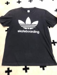 adidas Tシャツのサムネイル