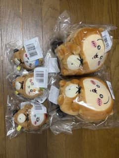 本日削除致します　たぬきだもんくじ B賞うさぎ✖️２C賞ハチワレ、モモンガシーサーのサムネイル