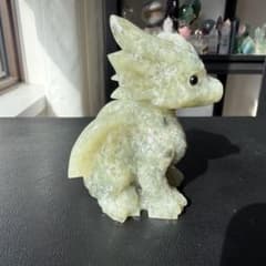 天然石岫玉の天使ちゃん　置物　彫物NO.082205 天然石岫玉の飛竜 置物 NO.092613 - メルカリ