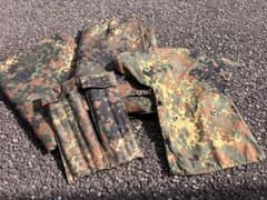 ドイツ軍幕フレクターカモ パップテント2枚、ポール&ペグ、収納袋1枚のサムネイル