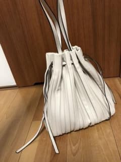 ZARA プリーツバックのサムネイル