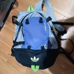 中古アディダスadidas Originalsマルチカラーリュック バックパックのサムネイル