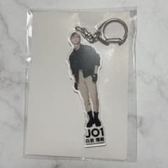 JO1 白岩瑠姫 アクリルキーホルダーのサムネイル