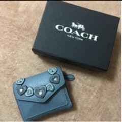 COACH 3つ折り ハート メタル スタッズのサムネイル