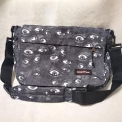 美品 EASTPAK DARK EYE ショルダーバック ダークアイズ 目玉 - メルカリ