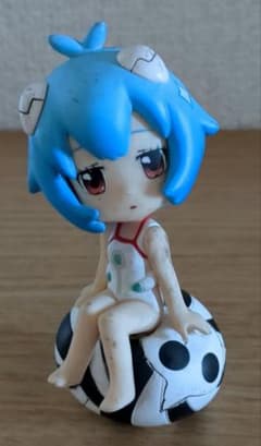 Thumbnail of 青い髪の少女 フィギュア
