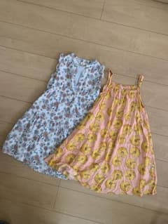 ユニクロ　キッズワンピース　130  ２枚セットのサムネイル