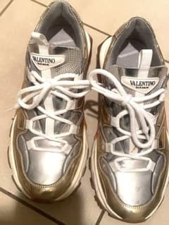 VALENTINO シルバーゴールド スニーカー 38 - メルカリ