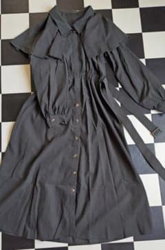 ダークグレー フリル付きワンピース