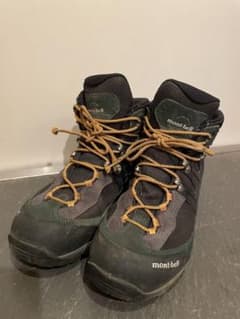モンベル 登山靴(タン部分にシミあり)のサムネイル