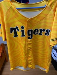 阪神タイガース ユニフォームのサムネイル