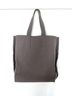 COS 大きいトートバッグのサムネイル