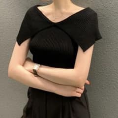 ブラックリブ編みノースリーブVネックトップスのサムネイル