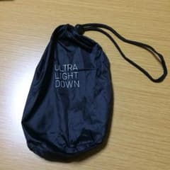 ユニクロ ダウン 収納袋のサムネイル
