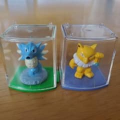 ポケモン ケース入り ガチャ ミニフィギュア 2体 - メルカリ