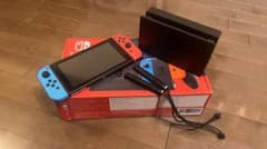【美品】Nintendo switch レッド/ブルーのサムネイル