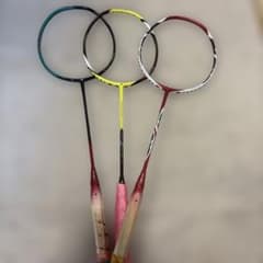 【ジャンク品】YONEX バドミントンラケット 3本セットのサムネイル