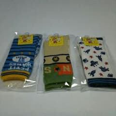 新品～9㎝から15㎝男の子ベビー靴下3足セットです。のサムネイル