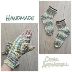 ☆ハンドメイド☆手編み手袋&靴下セット　opal 水彩画のサムネイル