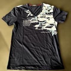 HIDEAWAYS NICOLE Vネック Tシャツ カモフラ柄のサムネイル