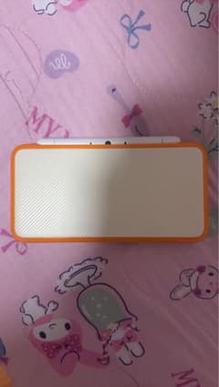 美品Newニンテンドー2DS LL ホワイト×オレンジ 本体＋充電器 動作確認済
