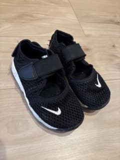 NIKE エアリフト 黒 キッズ　15㎝のサムネイル