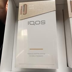 IQOS 3 本体 ブリリアントゴールド 即日発送！のサムネイル