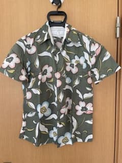 【美品】ボナジョルナータ 花柄 S シャツ グリーン ステージ衣装のサムネイル