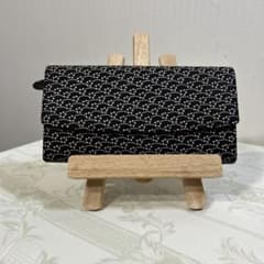 印傳屋＊INDENYA・長財布・かぶせ財布・鹿皮・小花柄・黒×クリーム