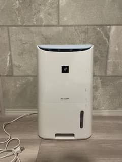 SHARP 除湿機 CV-H71-W ホワイト - メルカリ
