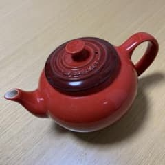 ルクルーゼ　ティーポットのサムネイル